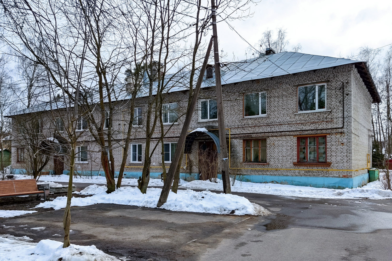 Лисий Нос, Раздельный проспект, 46