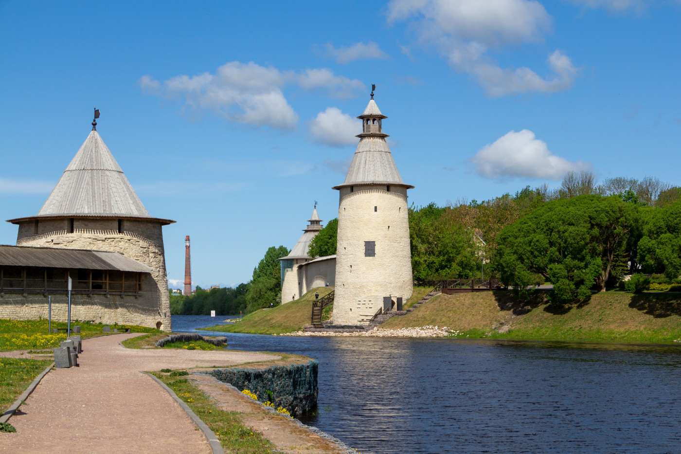 Псков, Кремль, 1/7; Улица Набат, 2*