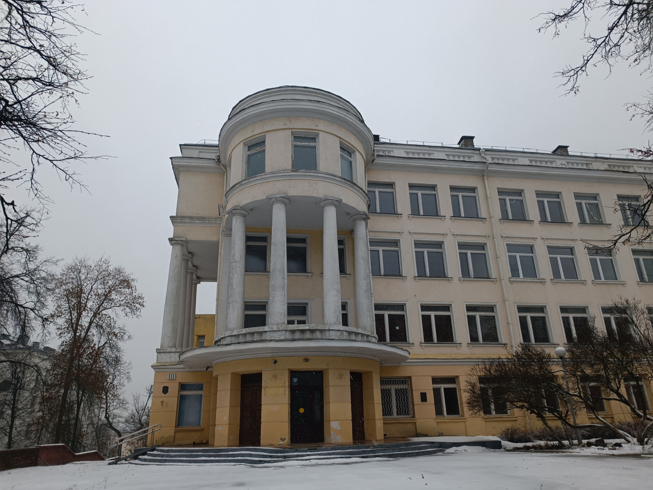 Мінск, Красноармейская улица, 11 / Улица Кирова, 30