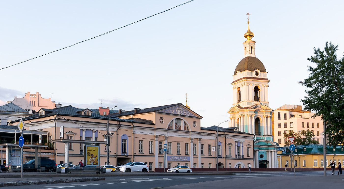 Moscó, Яузская улица, 1/15 стр. 3; Яузская улица, 1/15 стр. 5; Яузская улица, 1а стр. 11