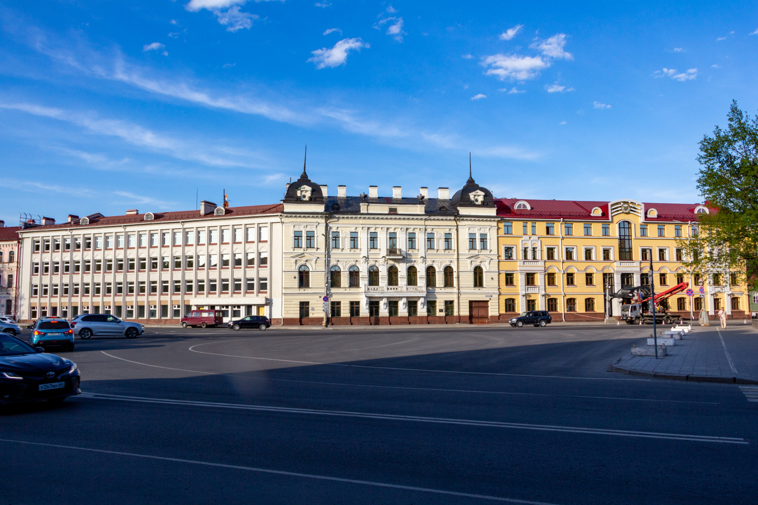 Псков, Октябрьский проспект, 8; Октябрьский проспект, 10А; Октябрьский проспект, 6