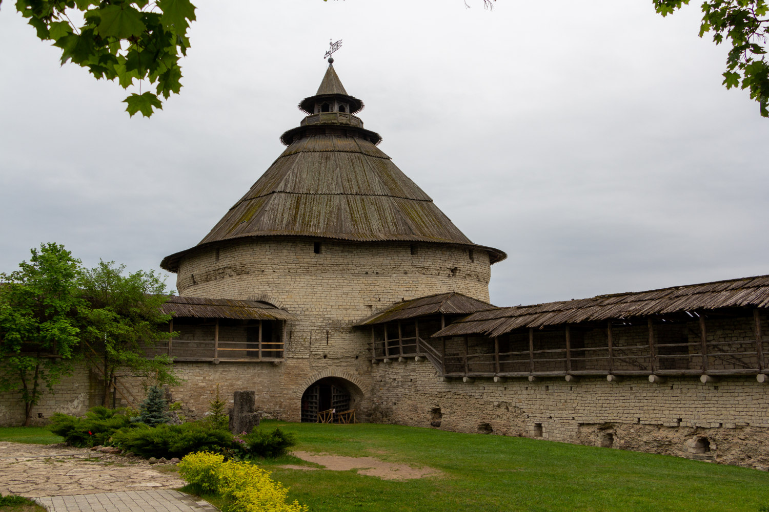 Псков, Улица Свердлова, 1*