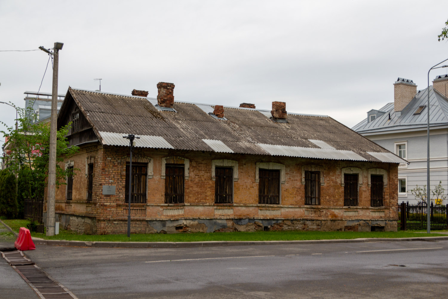 Псков, Улица Воеводы Шуйского, 16 / Улица Свердлова, 2 Псков, Улица Воеводы Шуйского, 16 / Улица Свердлова, 2