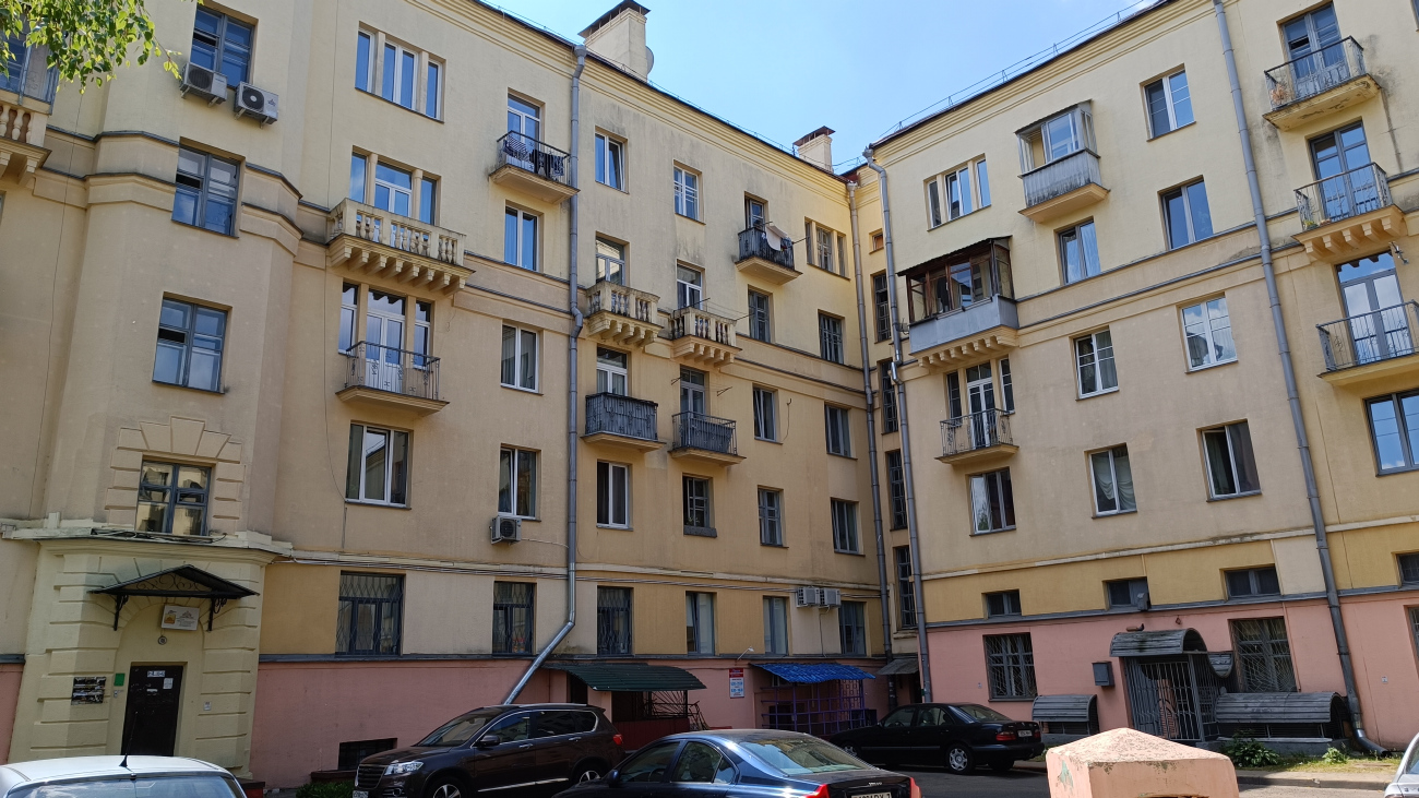 Минск, Проспект Независимости, 31 / Коммунистическая улица, 2