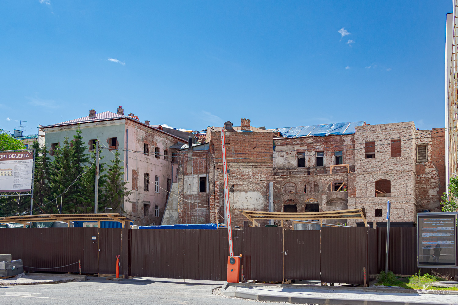 Казань, Кремлёвская улица, 7 / Улица Миславского, 1