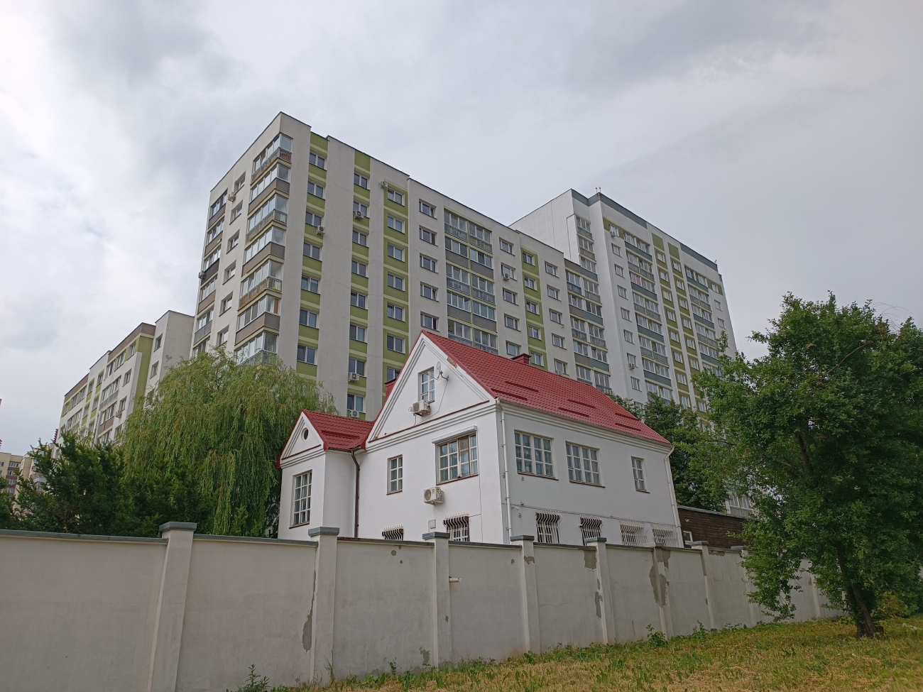 Минск, 3-й Железнодорожный переулок, 10 / Разинская улица, 36; Разинская улица, 32
