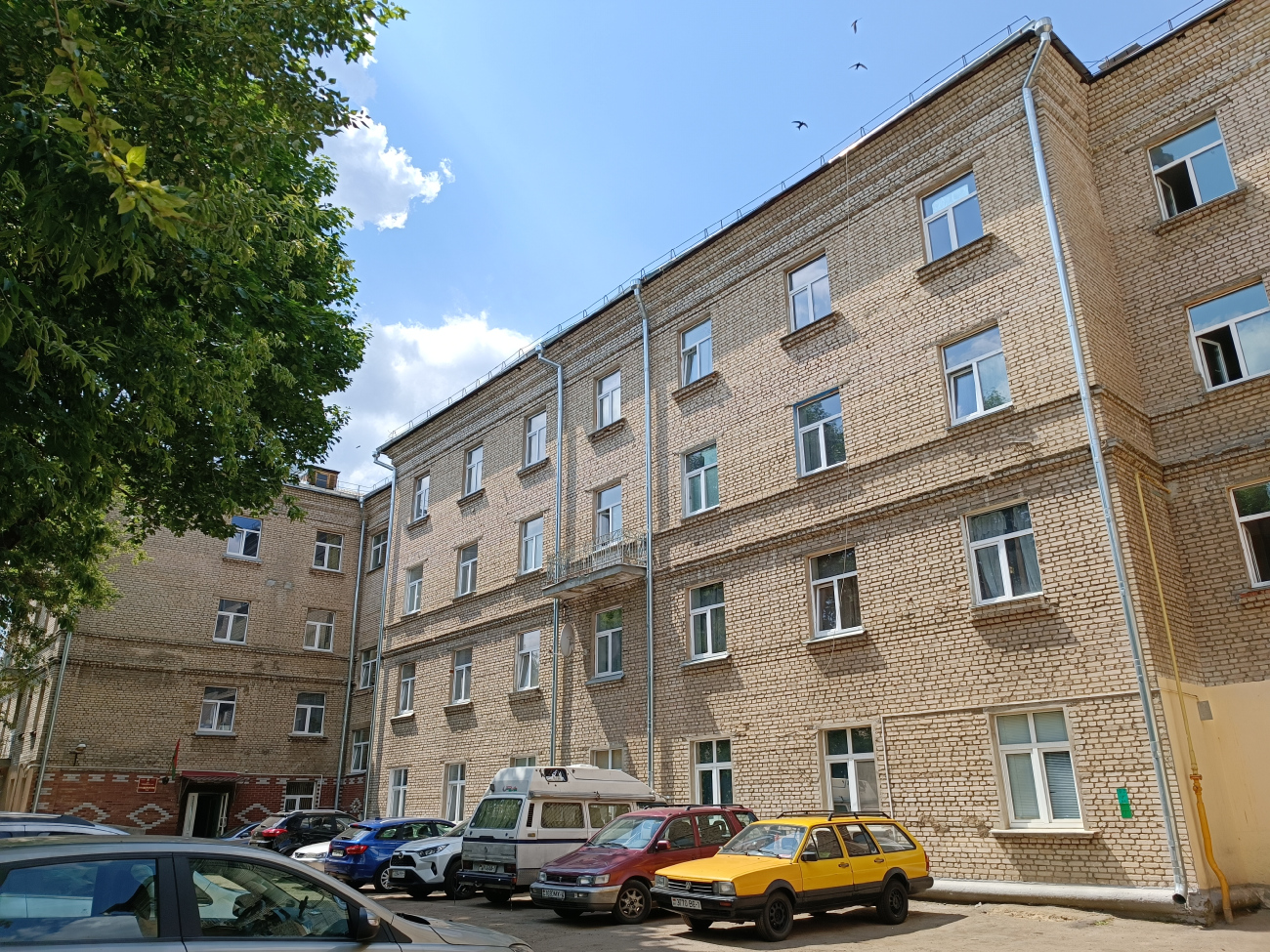 Минск, Улица Фабрициуса, 7 / Молочный переулок, 6