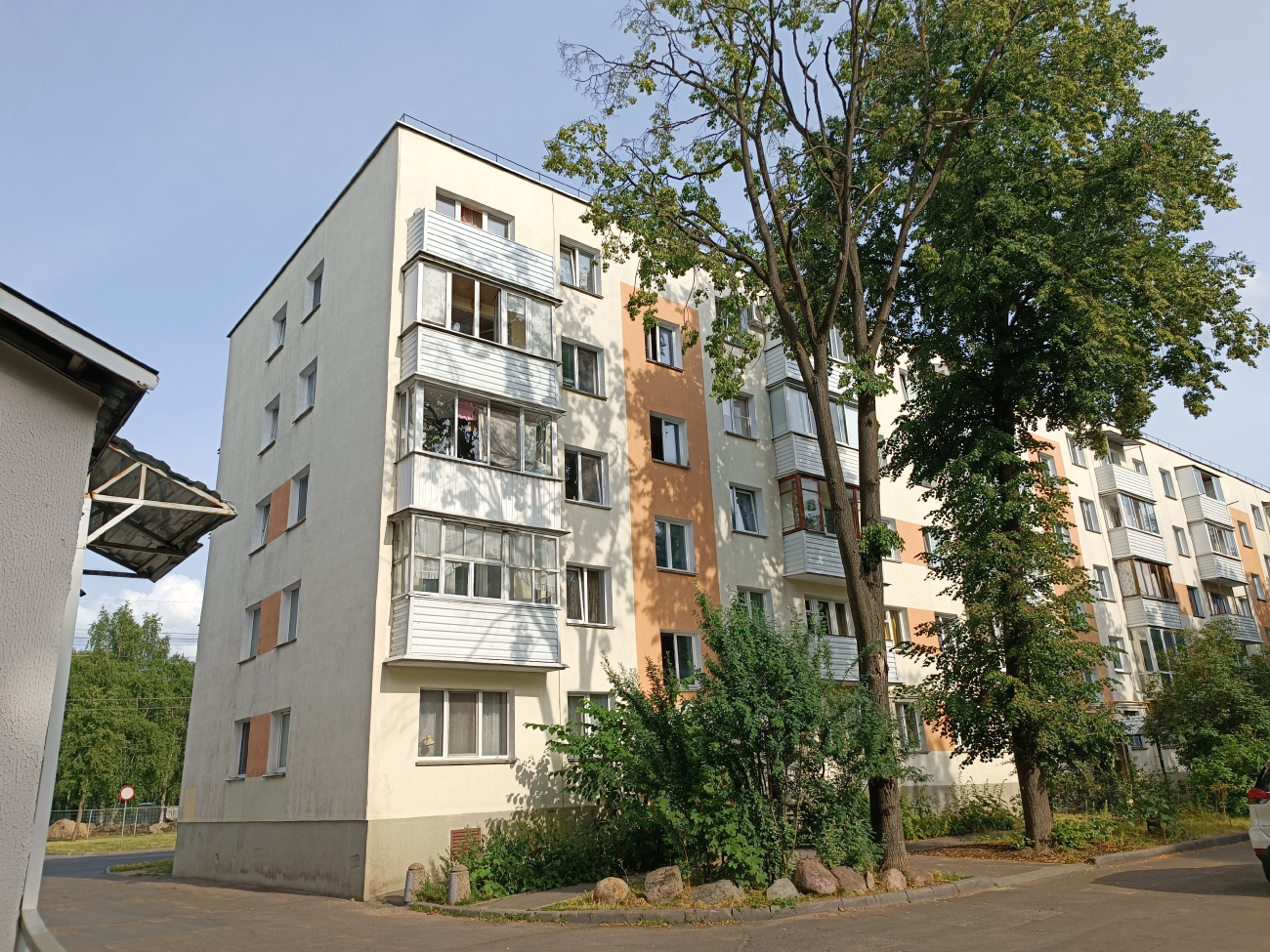 Минск, Орловская улица, 2 / Улица Лилии Карастояновой, 9