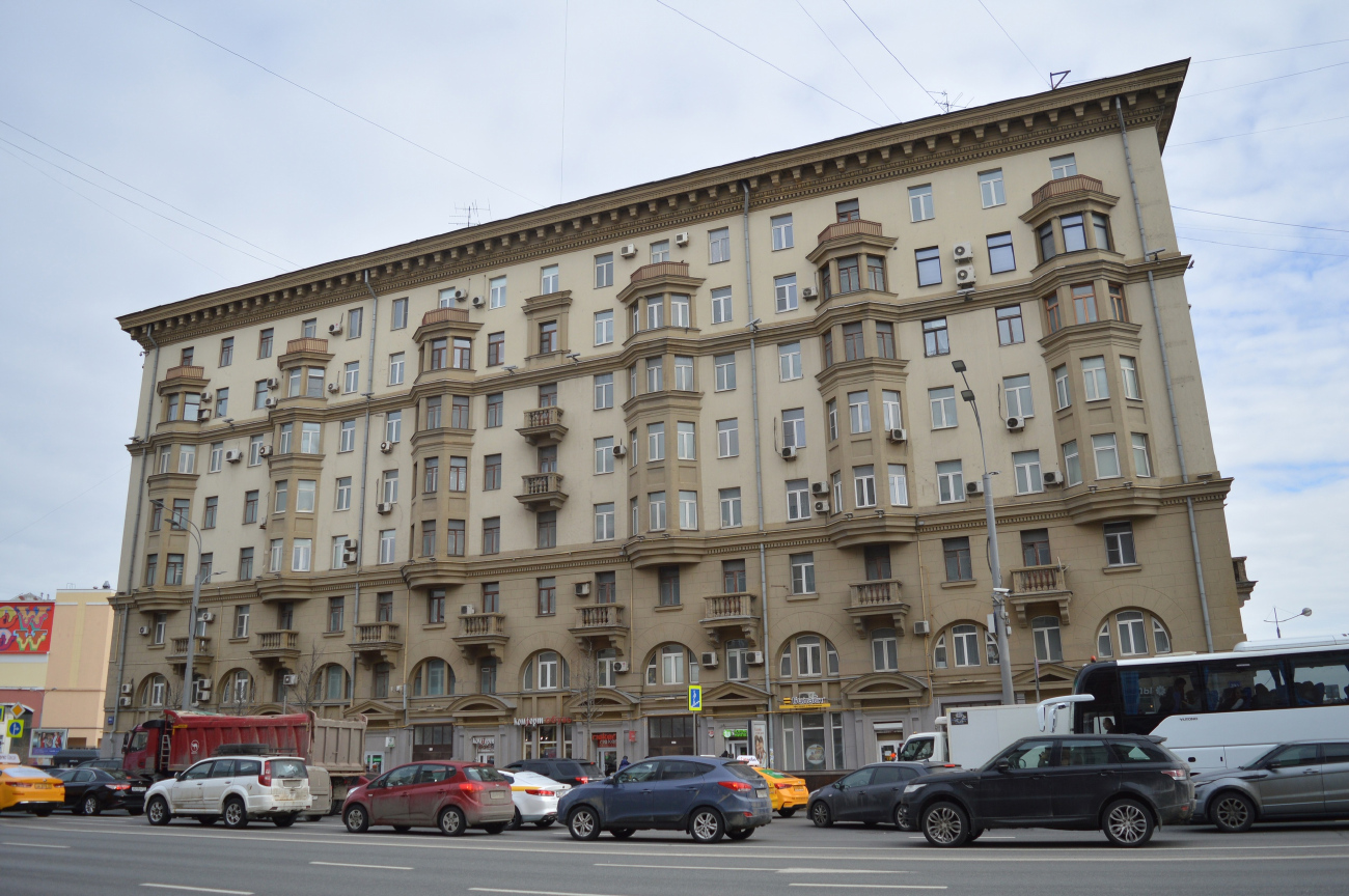 Москва, Улица Земляной Вал, 39 стр. 1 / Верхняя Сыромятническая улица, 1 Москва, Улица Земляной Вал, 39 стр. 1 / Верхняя Сыромятническая улица, 1