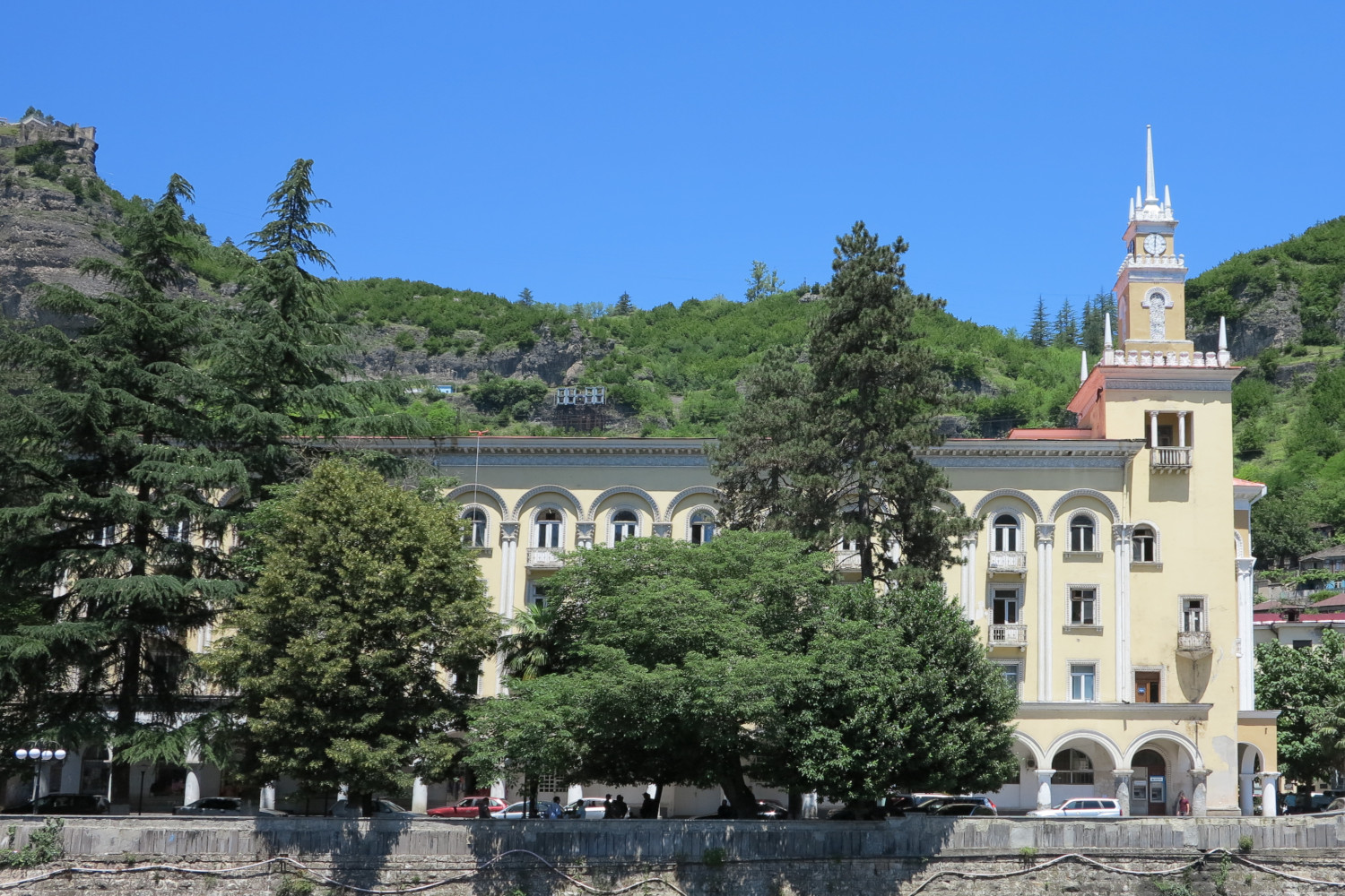 Чиатура, Улица Ниношвили