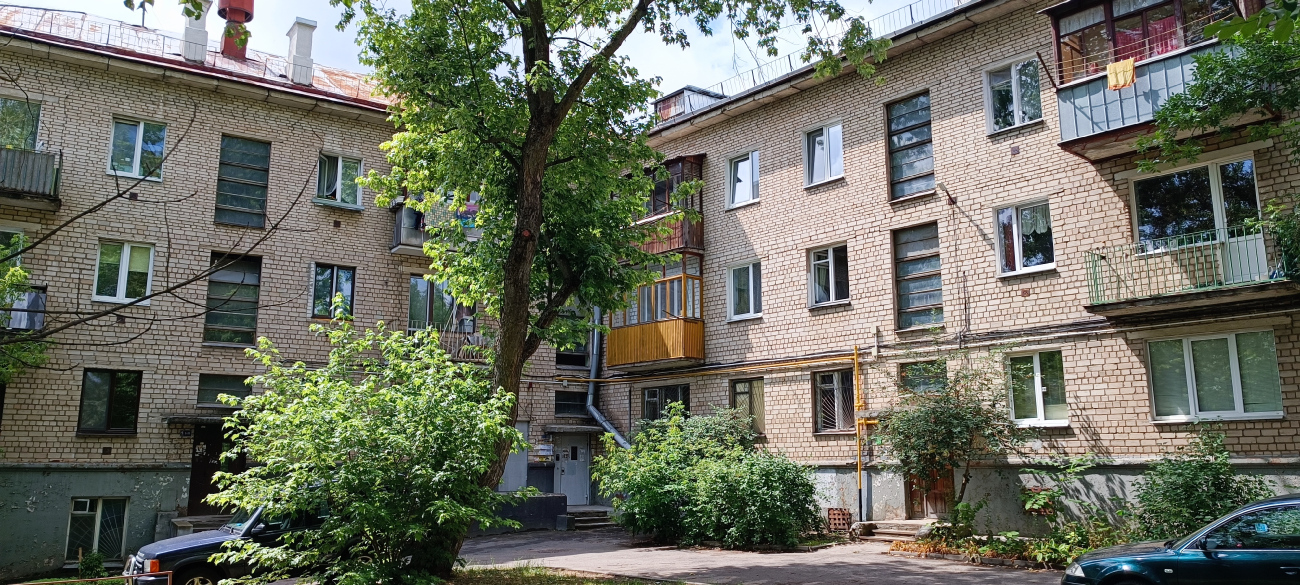 Минск, Улица Калинина, 16 / Улица Кузьмы Чорного, 22