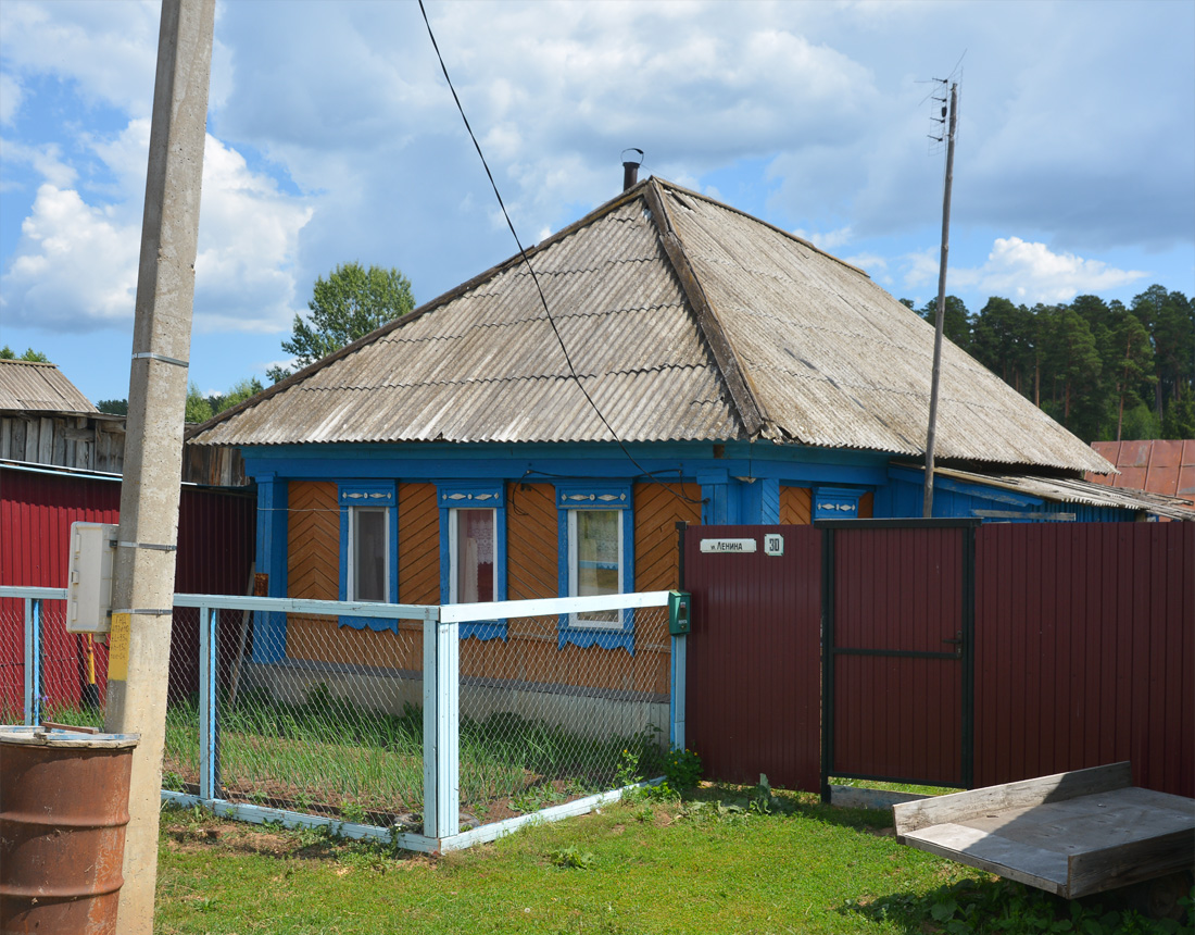 Кукморский район, прочие н. п., С. Лубяны, улица Ленина, 30
