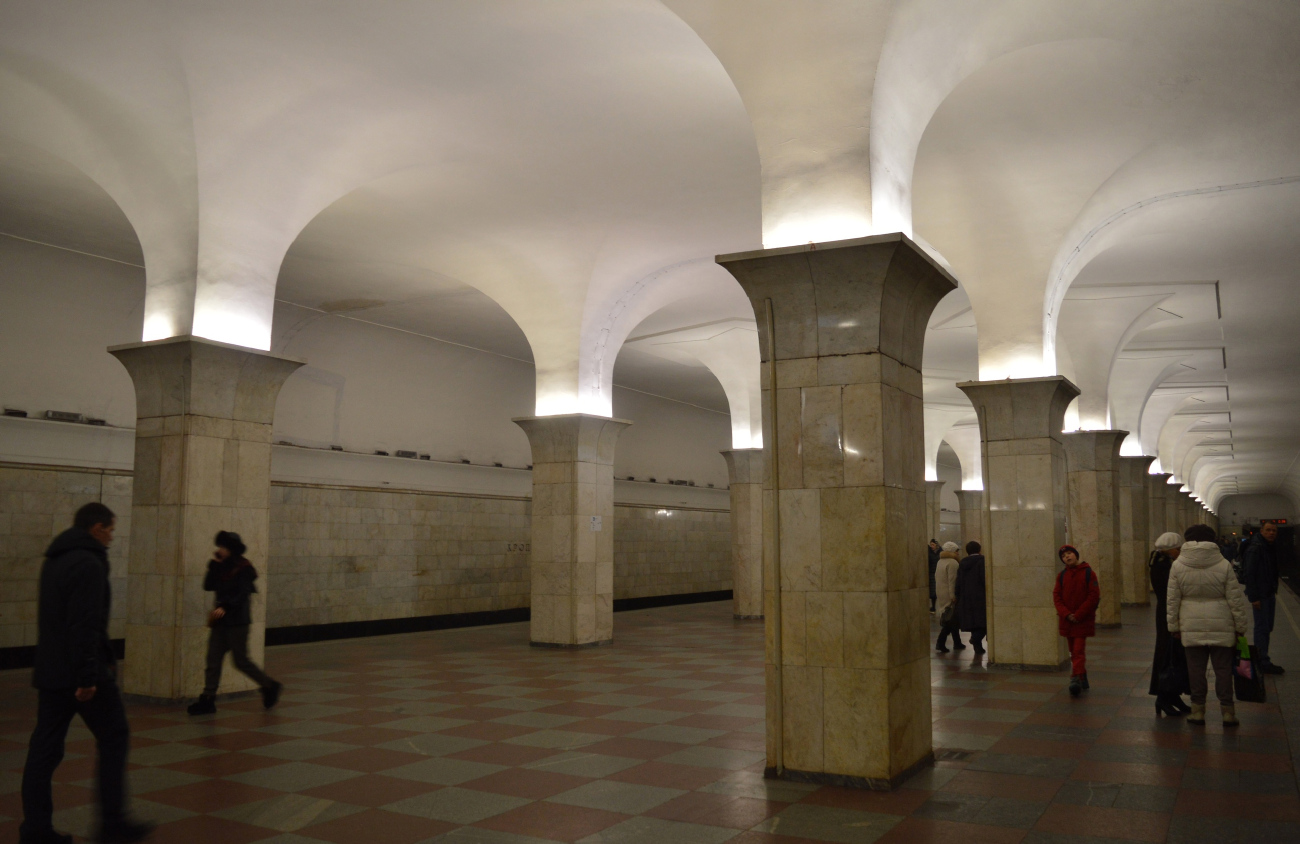 Moskwa, Сокольническая линия Московского метрополитена, станция метро «Кропоткинская»