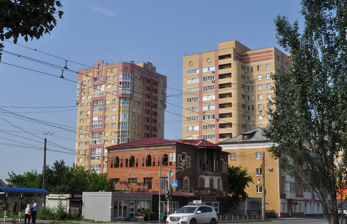 Омск, Улица 10 лет Октября, 140А; Улица 10 лет Октября, 138; Улица 10 лет Октября, 138 корп. 2; Улица 13-я линия, 37 корп. 5