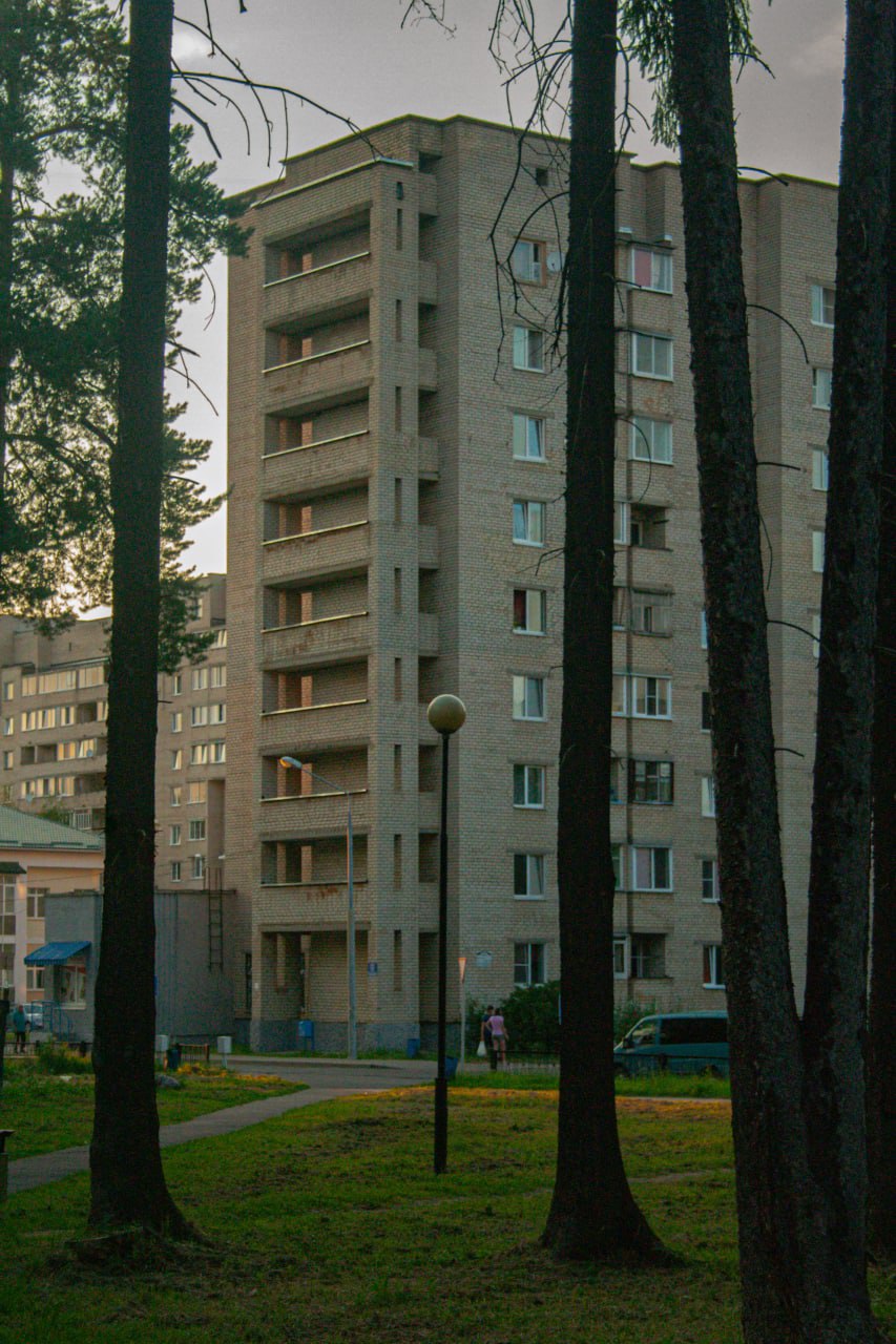 Новополоцк, Улица Дзержинского, 17 корп. 1