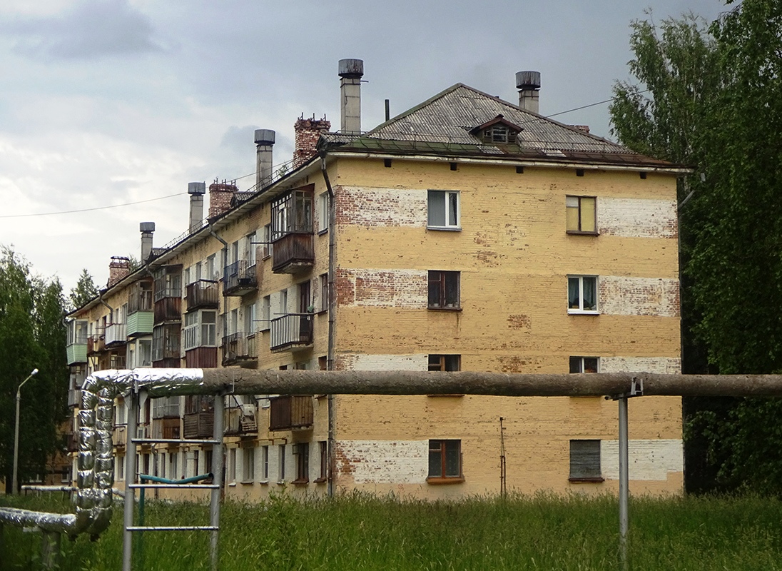 Мирный, Улица Гагарина, 11
