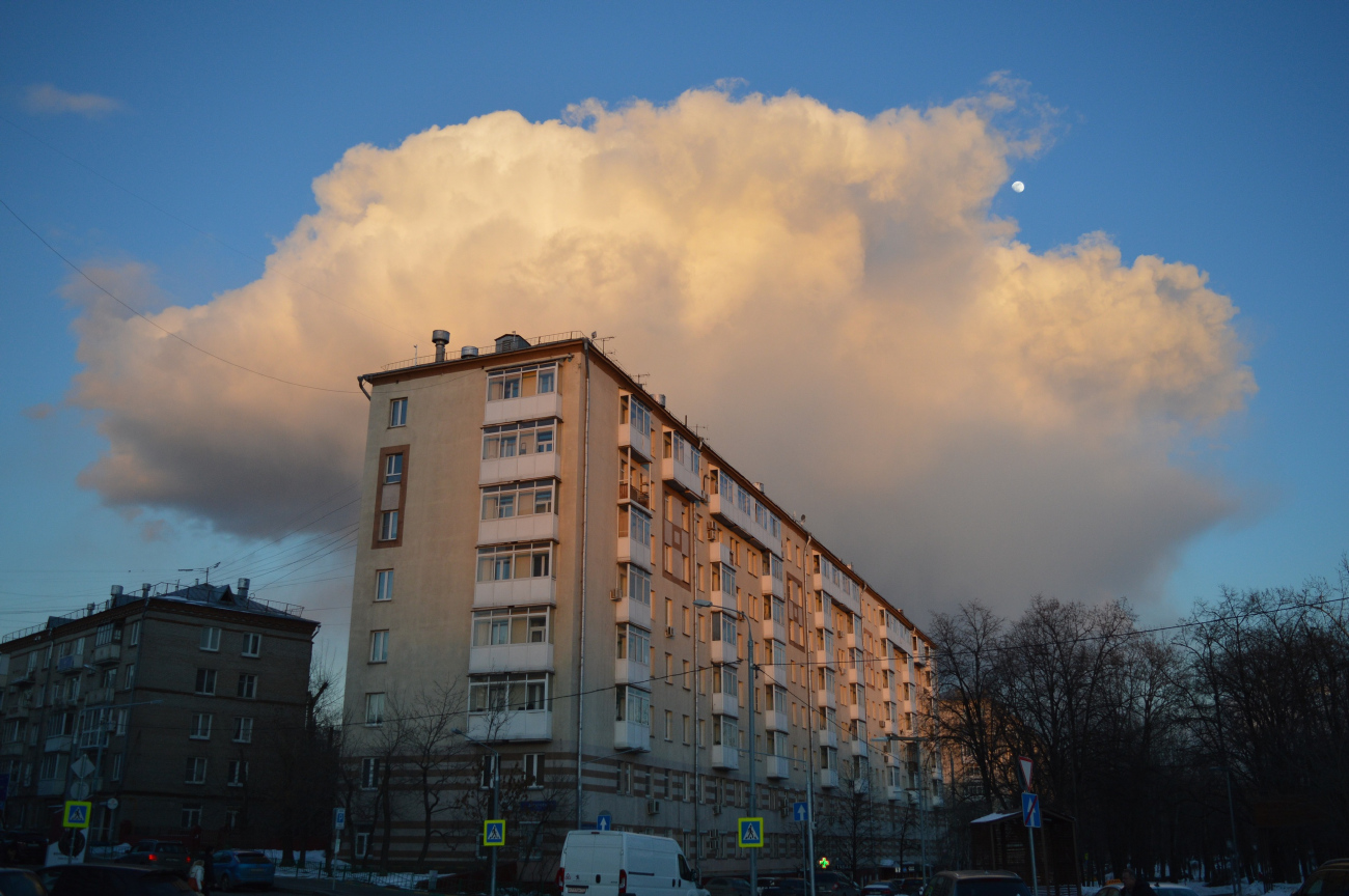 Москва, Улица Хамовнический Вал, 32