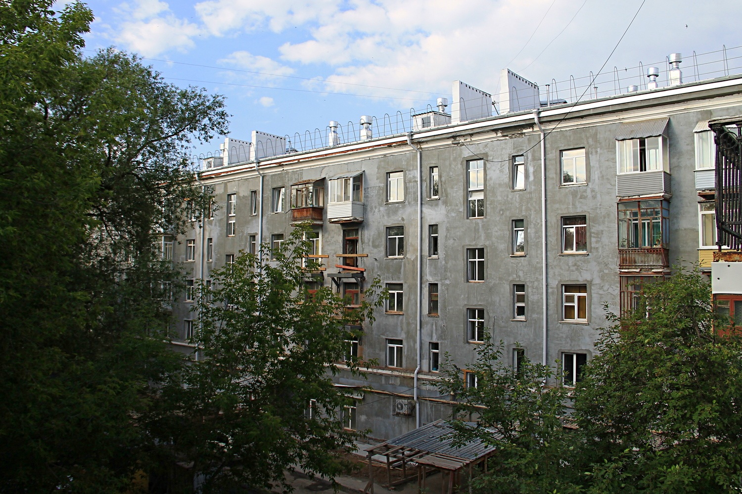 Пермь, Улица Братьев Вагановых, 7 / Улица Лебедева, 35