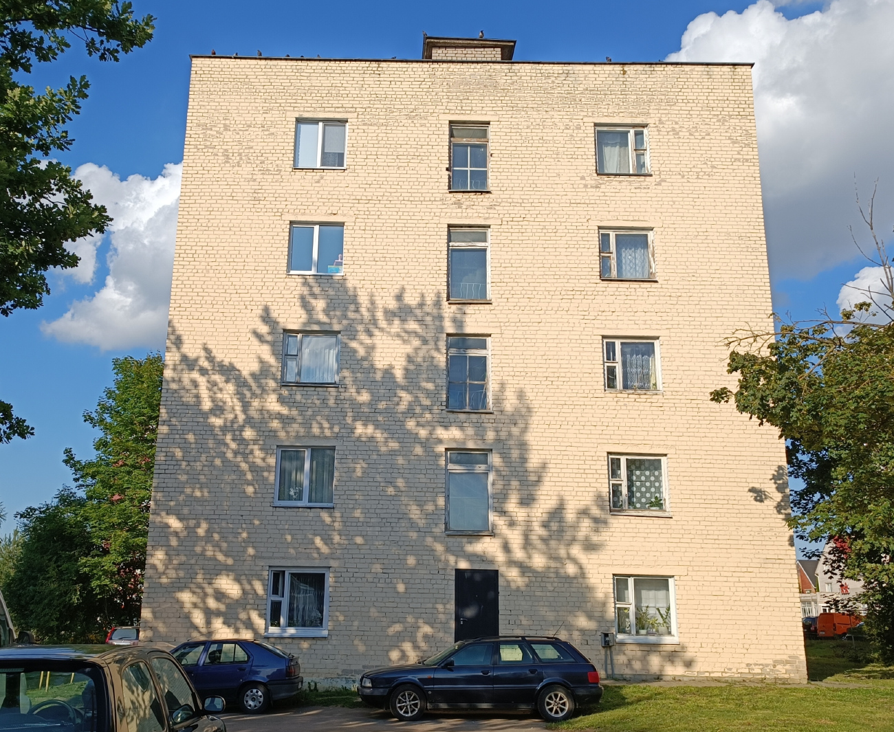 Yubiliejny, Коммунальная улица, 13