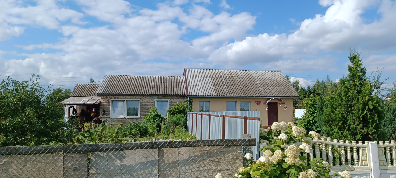 Канютичи, Школьная улица, 1