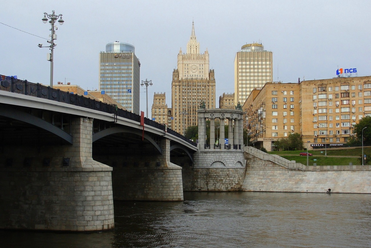 Москва, Смоленская улица, 8; Смоленская-Сенная площадь, 32-34; Смоленская улица, 5