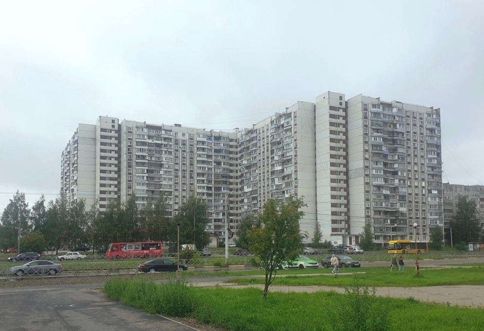 Yaroslavl, Ленинградский проспект, 76 / Улица Бабича, 26