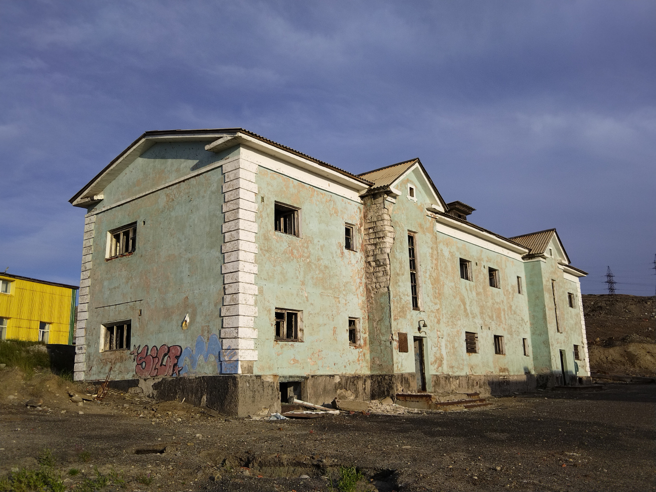 Никель, Гвардейский проспект, 3