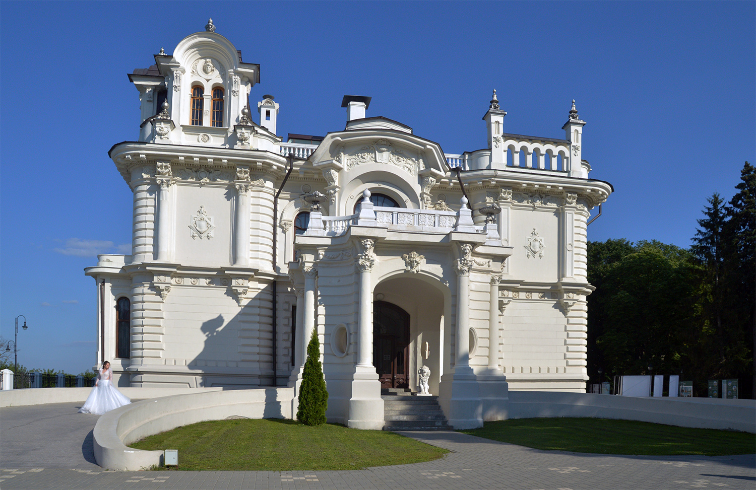 Тамбов, Набережная улица, 22 / Улица Гоголя, 1