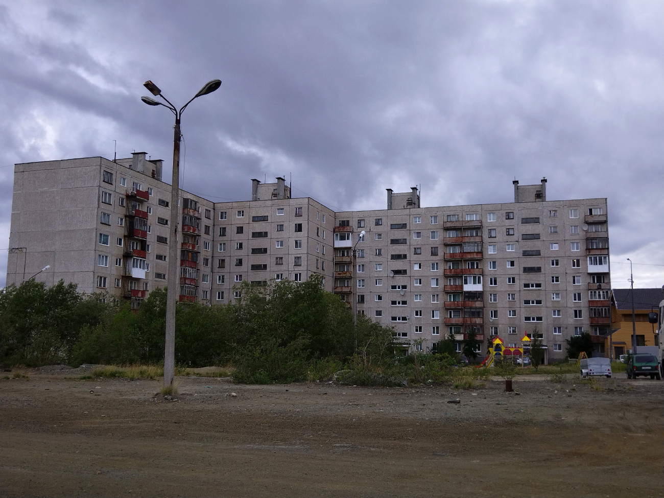 Никель, Гвардейский проспект, 43