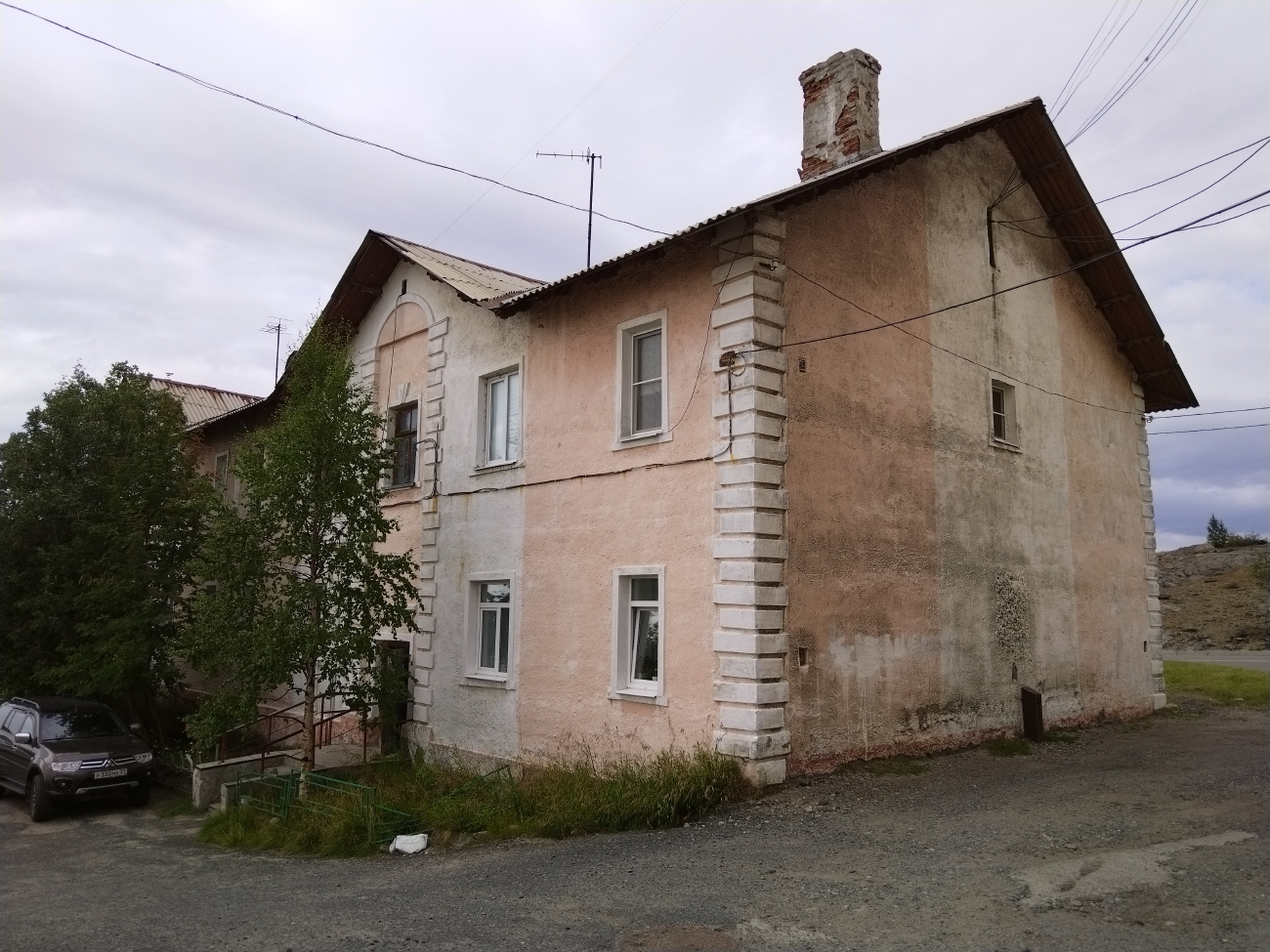 Никель, Улица Пионерская, 1