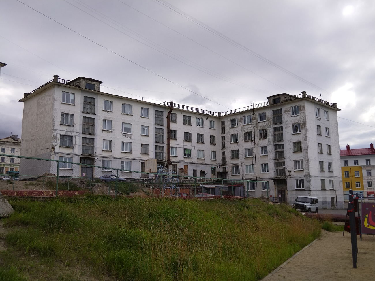Никель, Гвардейский проспект, 4