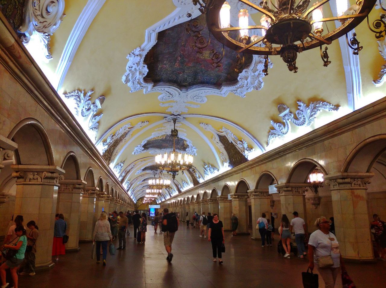 Moscow, Кольцевая линия Московского метрополитена, станция метро «Комсомольская»