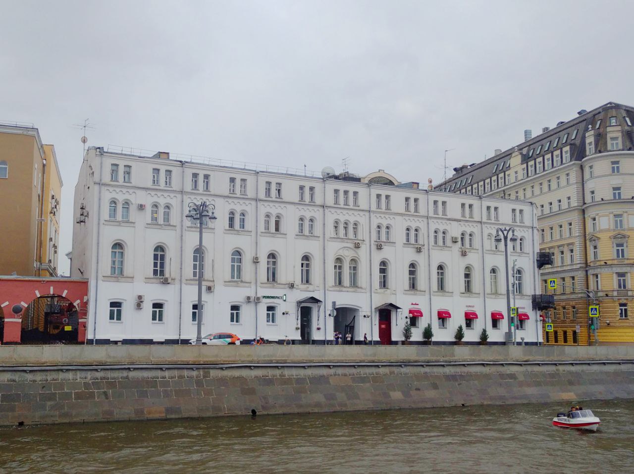 Москва, Раушская набережная, 4 / Садовническая улица, 5 стр. 1
