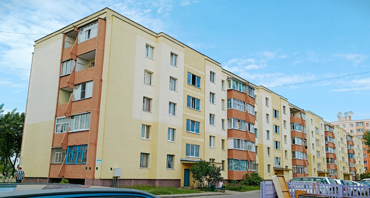 Житковичи, Приозёрная улица, 3