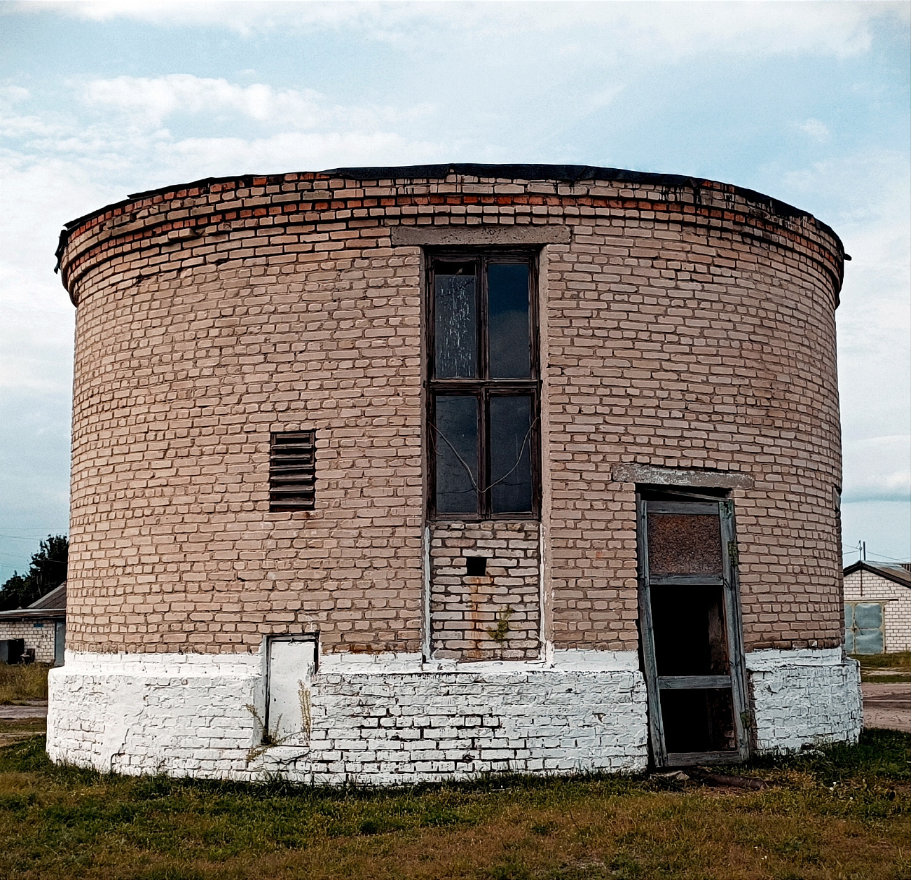Chyrvonae, Поселковая улица, *