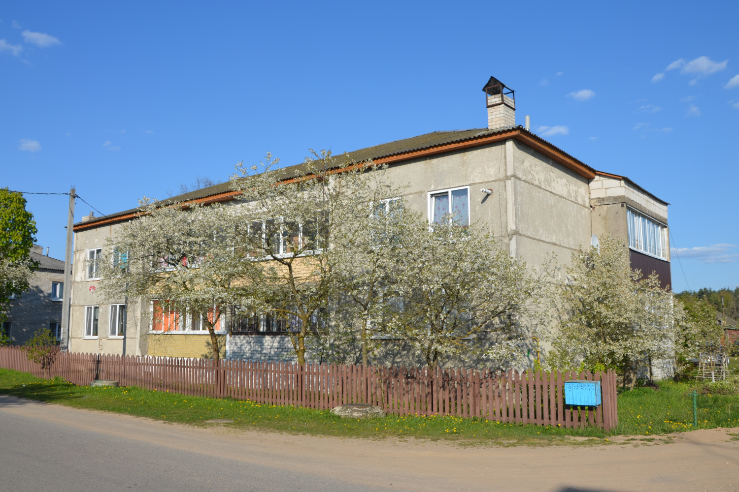 Палуши, Молодёжная улица, 6