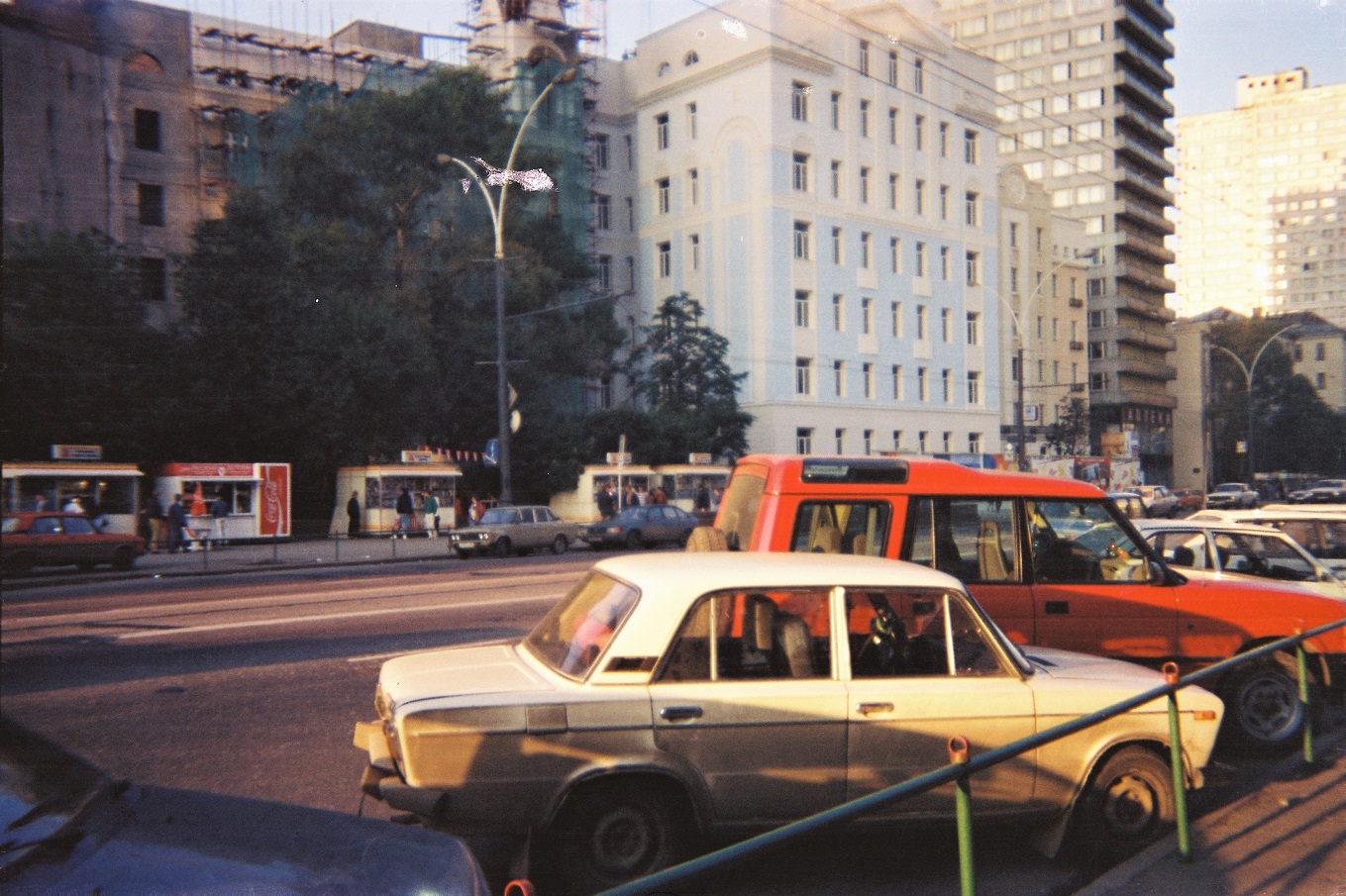 Москва, Улица Новый Арбат, 10; Улица Новый Арбат, 6; Улица Большая Молчановка, 17