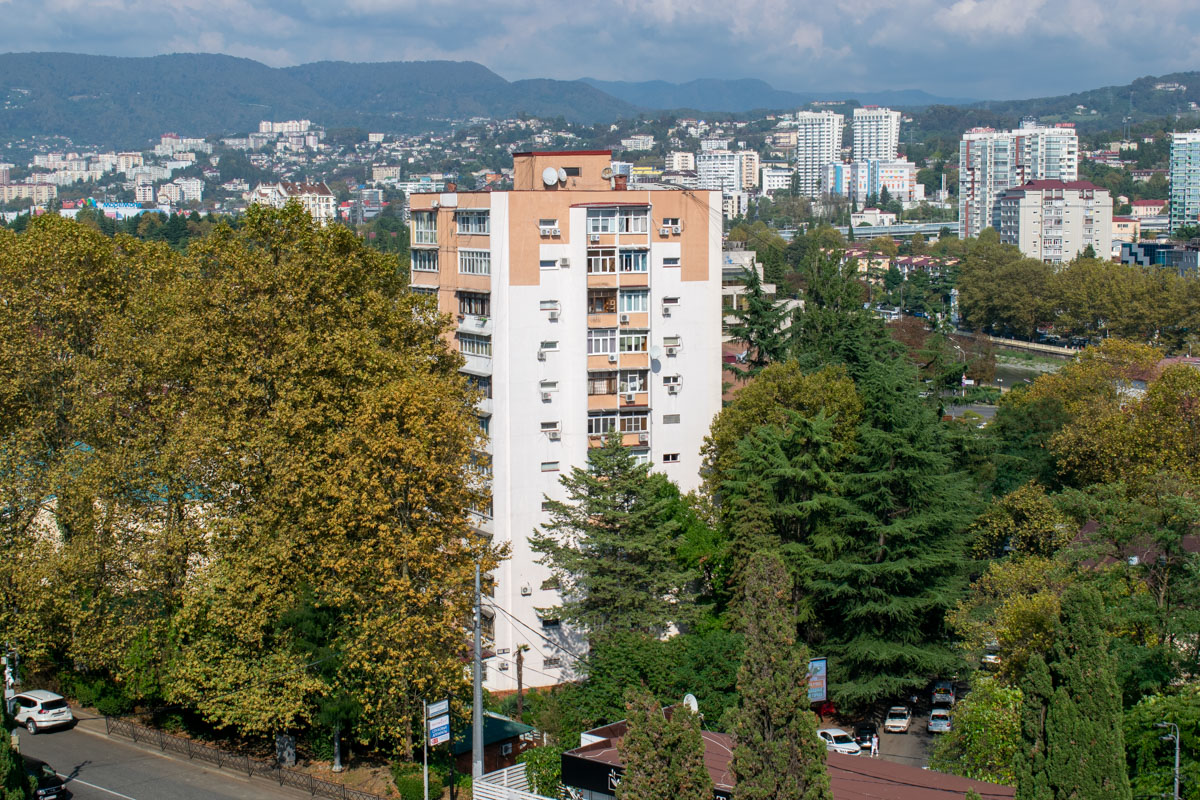 Сочи, Улица Гагарина, 1