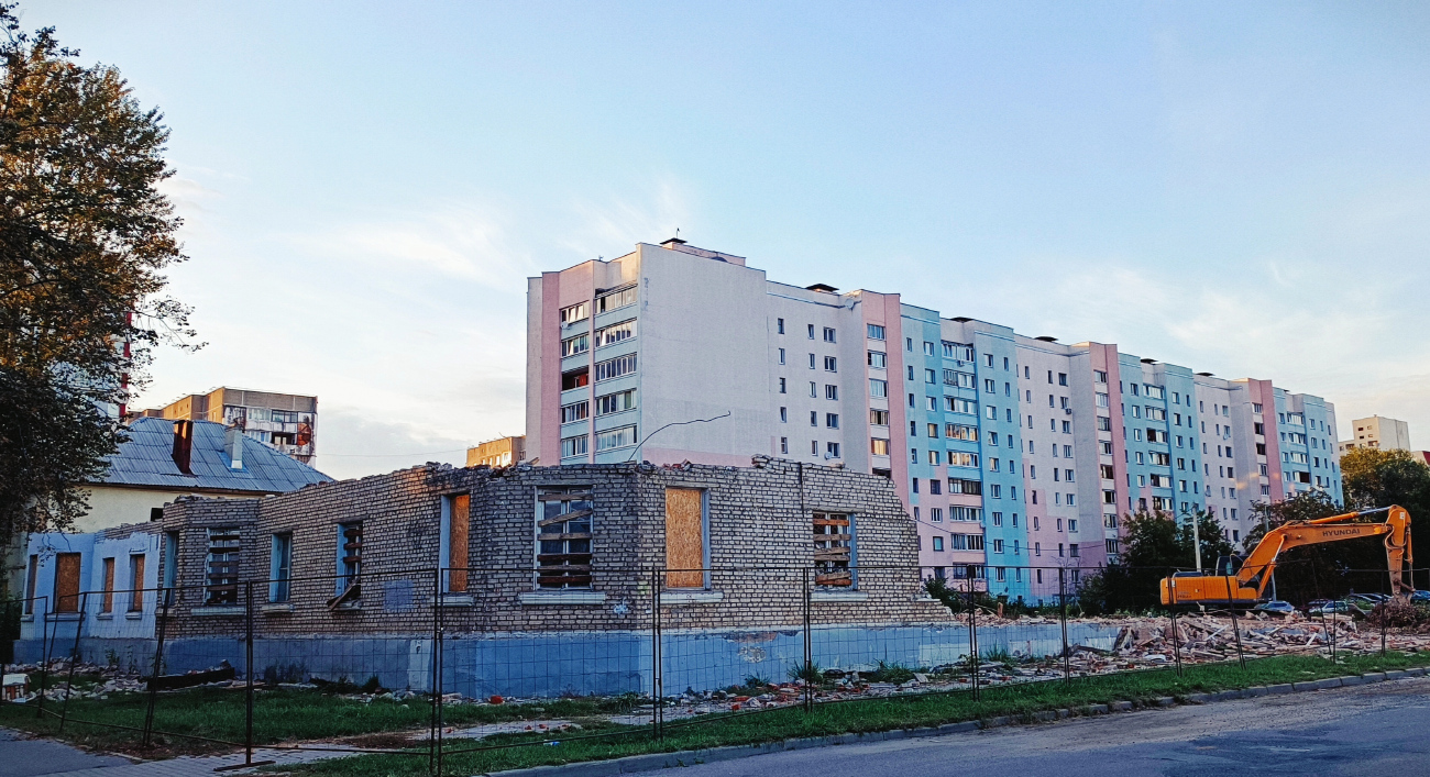 Минск, Волгоградская улица, 82 / Новгородская улица, 1; Новгородская улица, 7