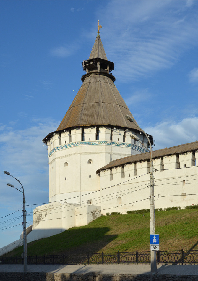 Астрахань, Улица Тредиаковского, 2 Красные ворота