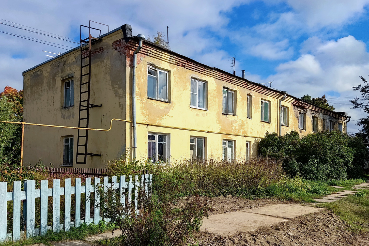 Ульяновка, Советский проспект, 204 / 14-я улица, 1