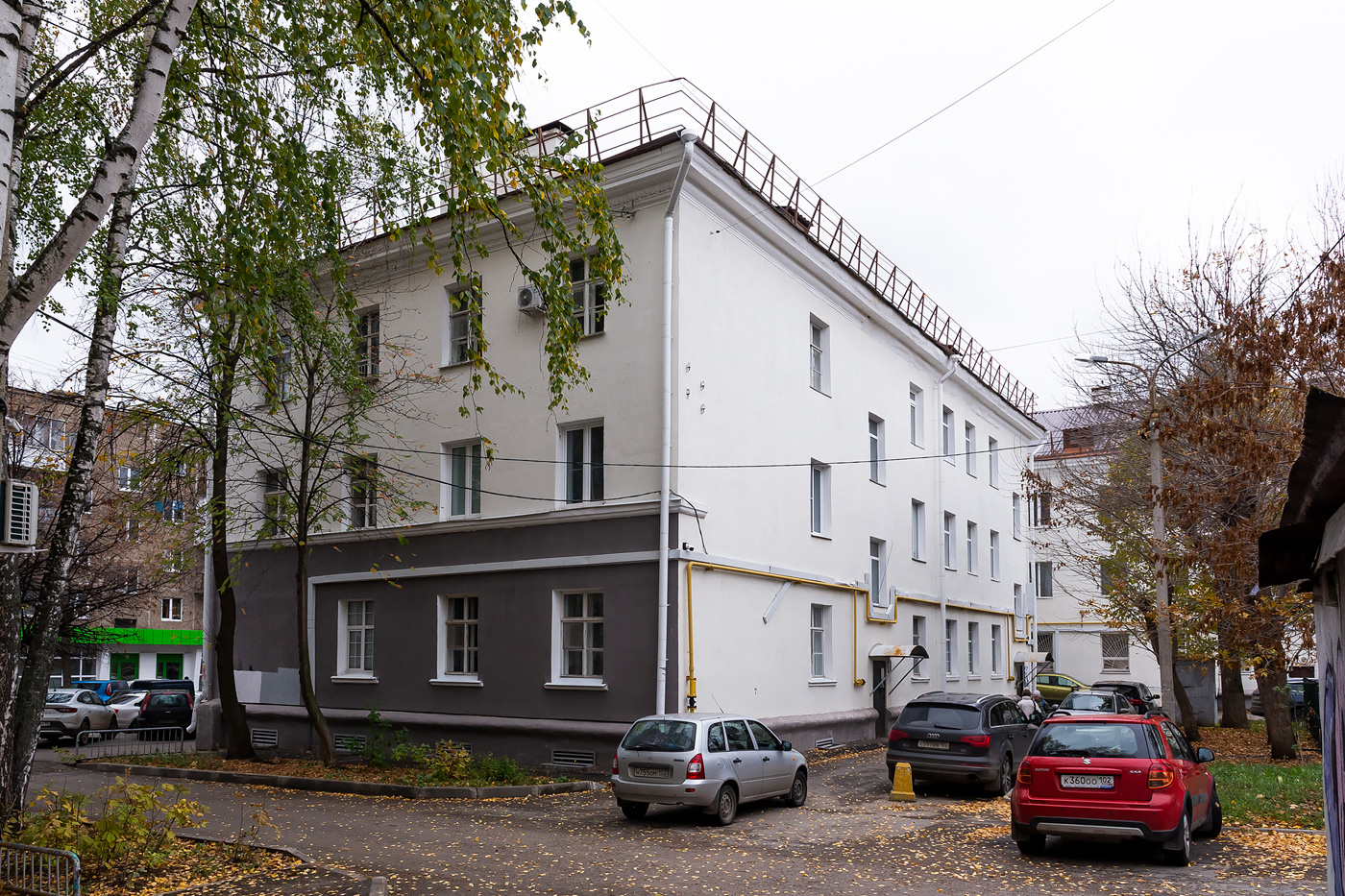 Ufa, Улица Достоевского, 107 / Улица Пархоменко, 82