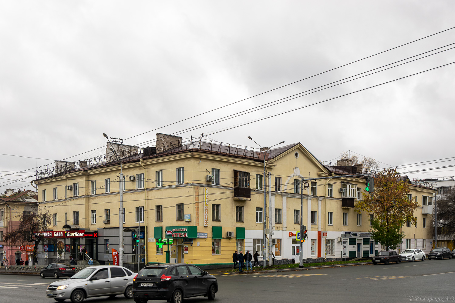 Уфа, Улица 8 Марта, 20 / Айская улица, 85
