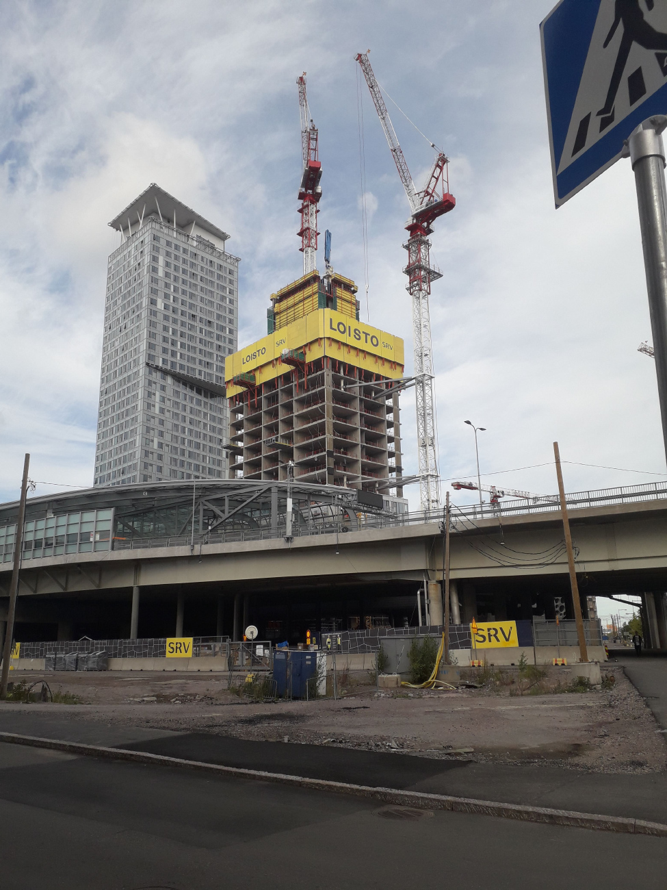Helsingi, Kalasatamankatu, 9A; Englantilaisaukio, 10
