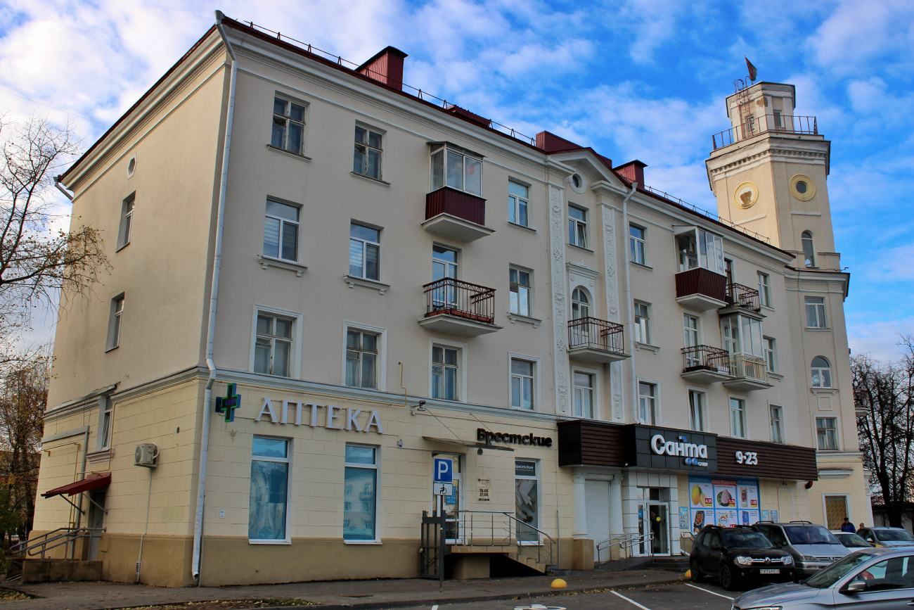 Минск, Партизанский проспект, 106 / Центральная улица, 11
