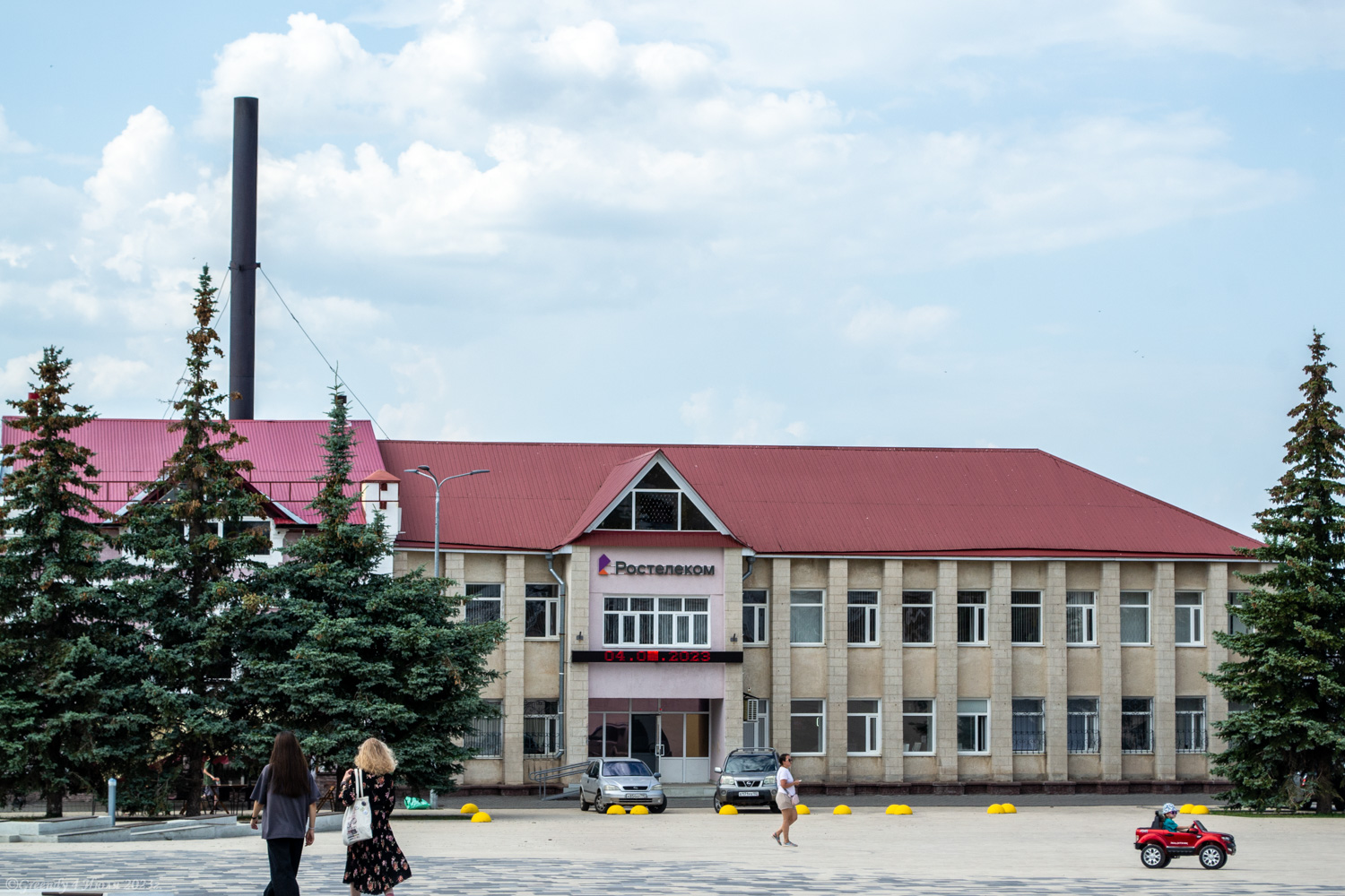 Бирск, Октябрьская площадь, 4