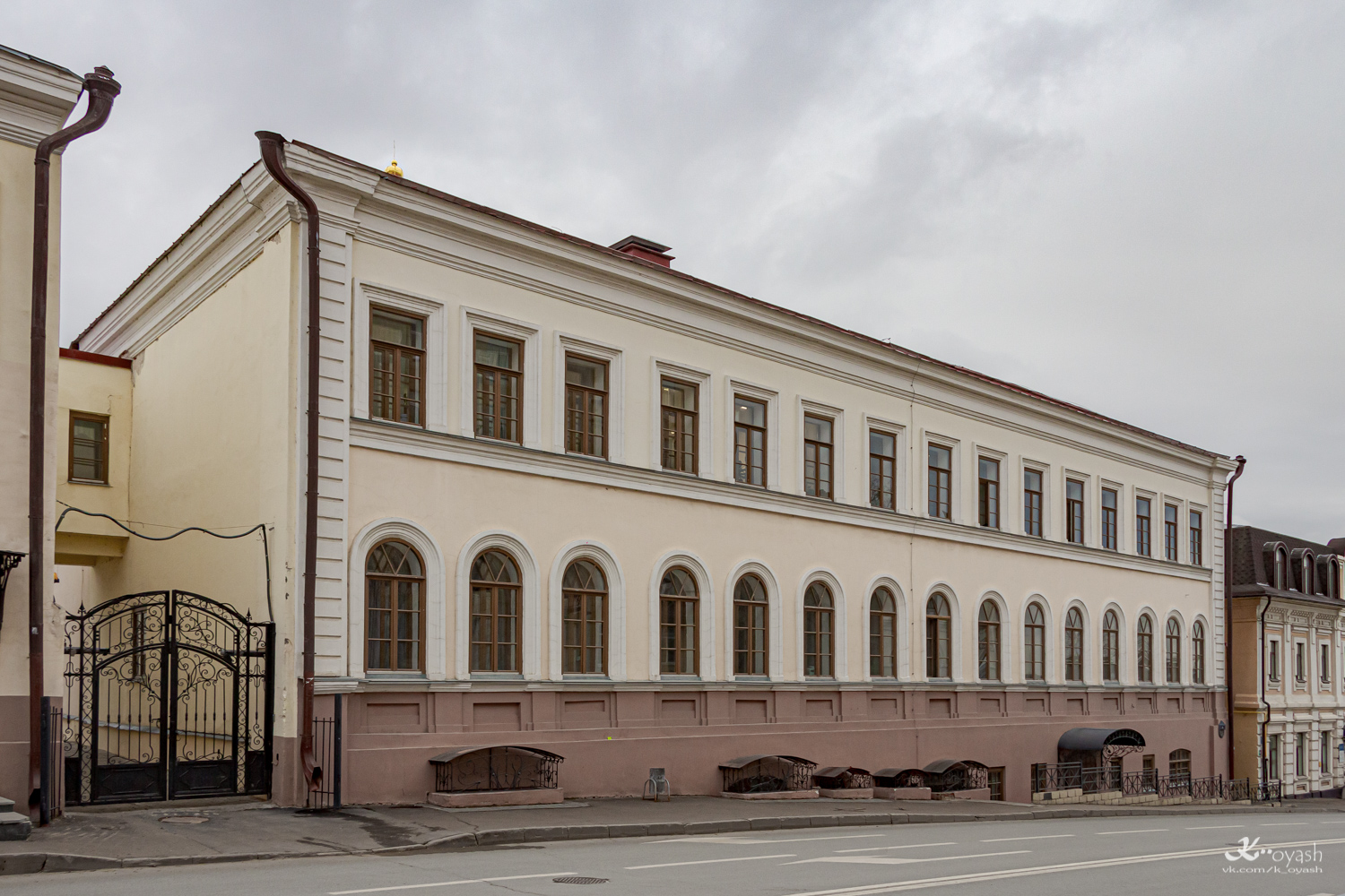 Kazan, Кремлёвская улица, 4 / Улица Чернышевского, 5