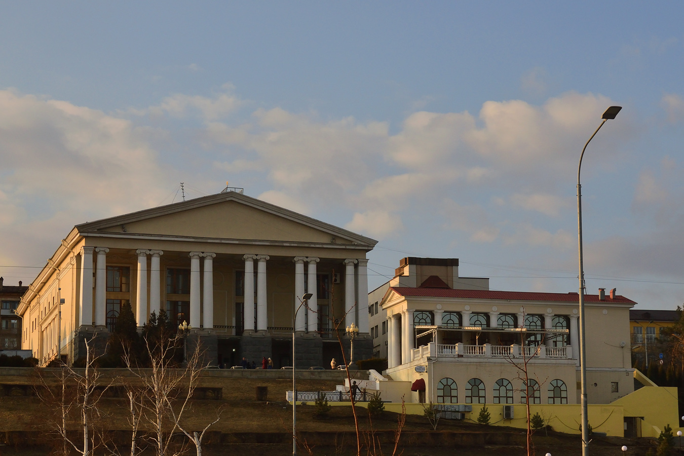 Volgograd, Улица Маршала Чуйкова, 4; Набережная 62-й армии, 5Б
