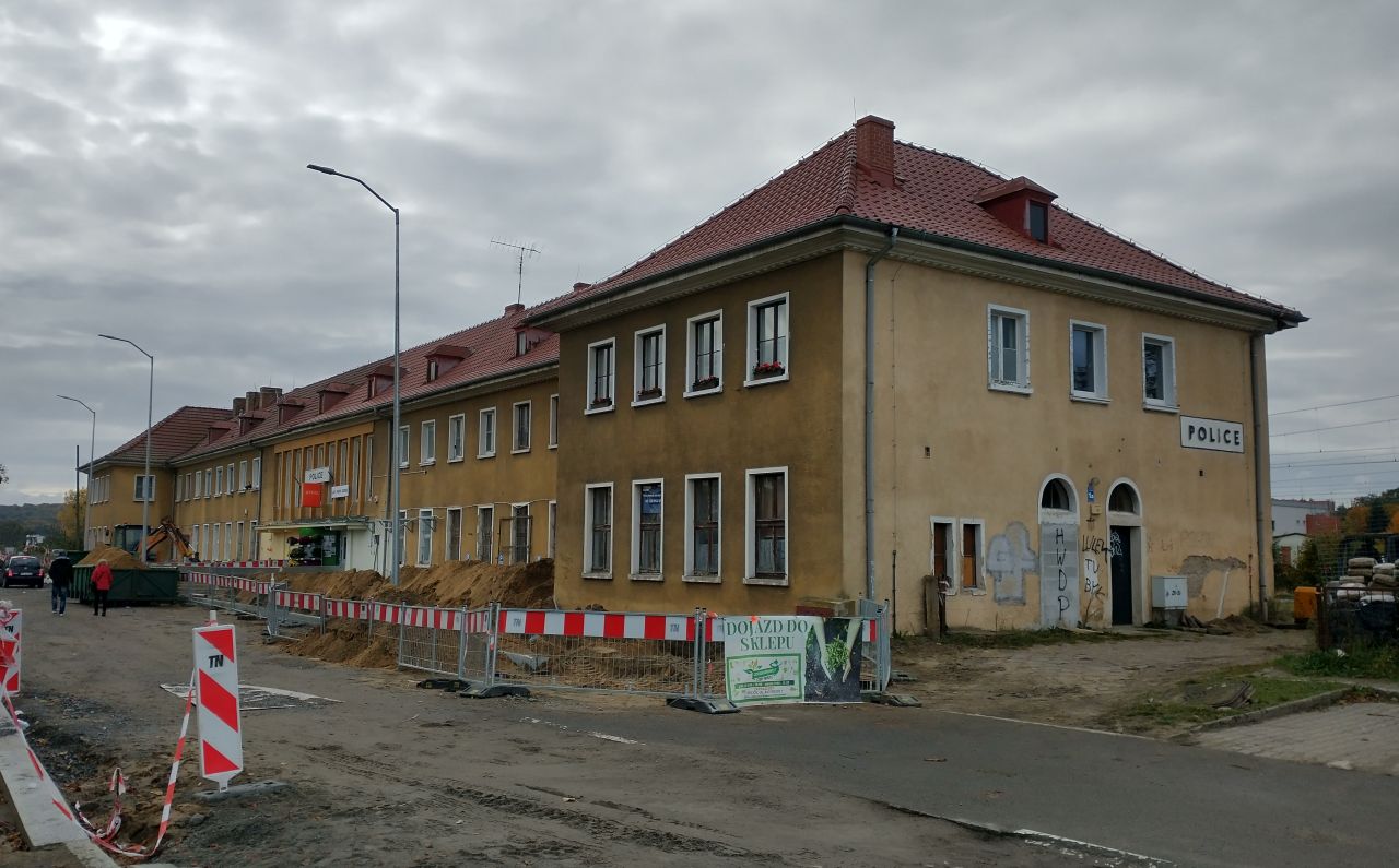 Полице, Ulica Stefana Batorego, 1