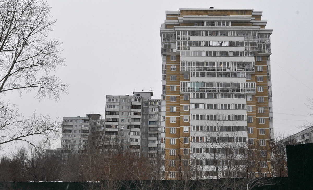 Омск, Волгоградская улица, 24г; Улица Лукашевича, 2/1